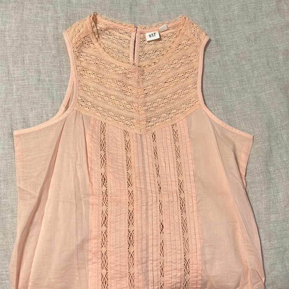 Gap fitted tank